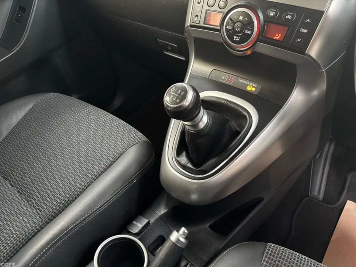 Toyota Verso MPV, Diesel, 2015, Silver