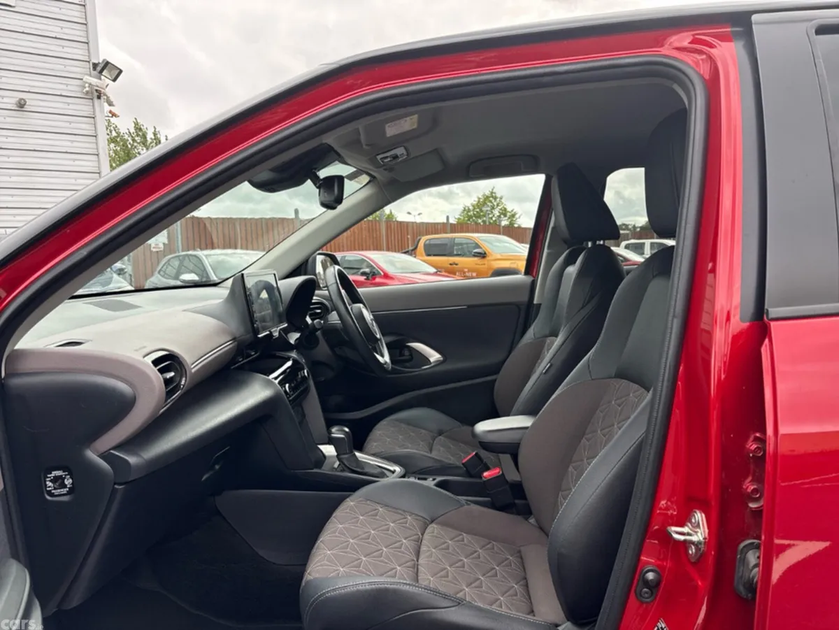 Toyota Yaris Cross Hatchback, Petrol Hybrid, 2023, Red