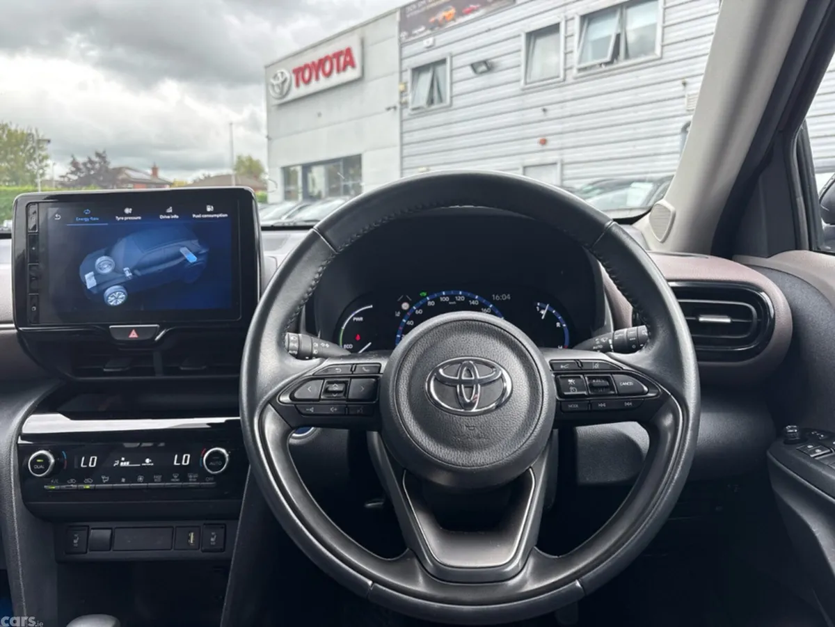 Toyota Yaris Cross Hatchback, Petrol Hybrid, 2023, Red