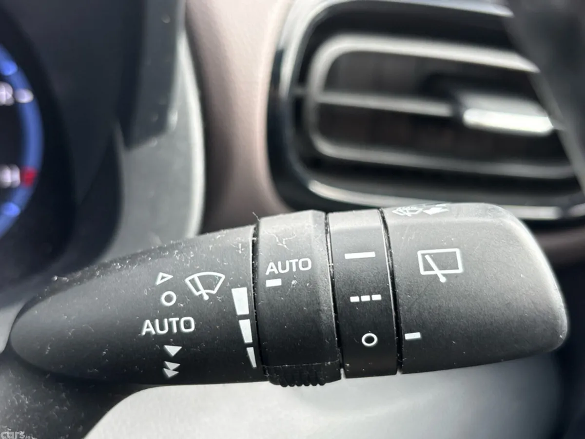 Toyota Yaris Cross Hatchback, Petrol Hybrid, 2023, Red