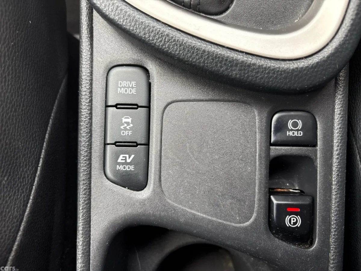 Toyota Yaris Cross Hatchback, Petrol Hybrid, 2023, Red
