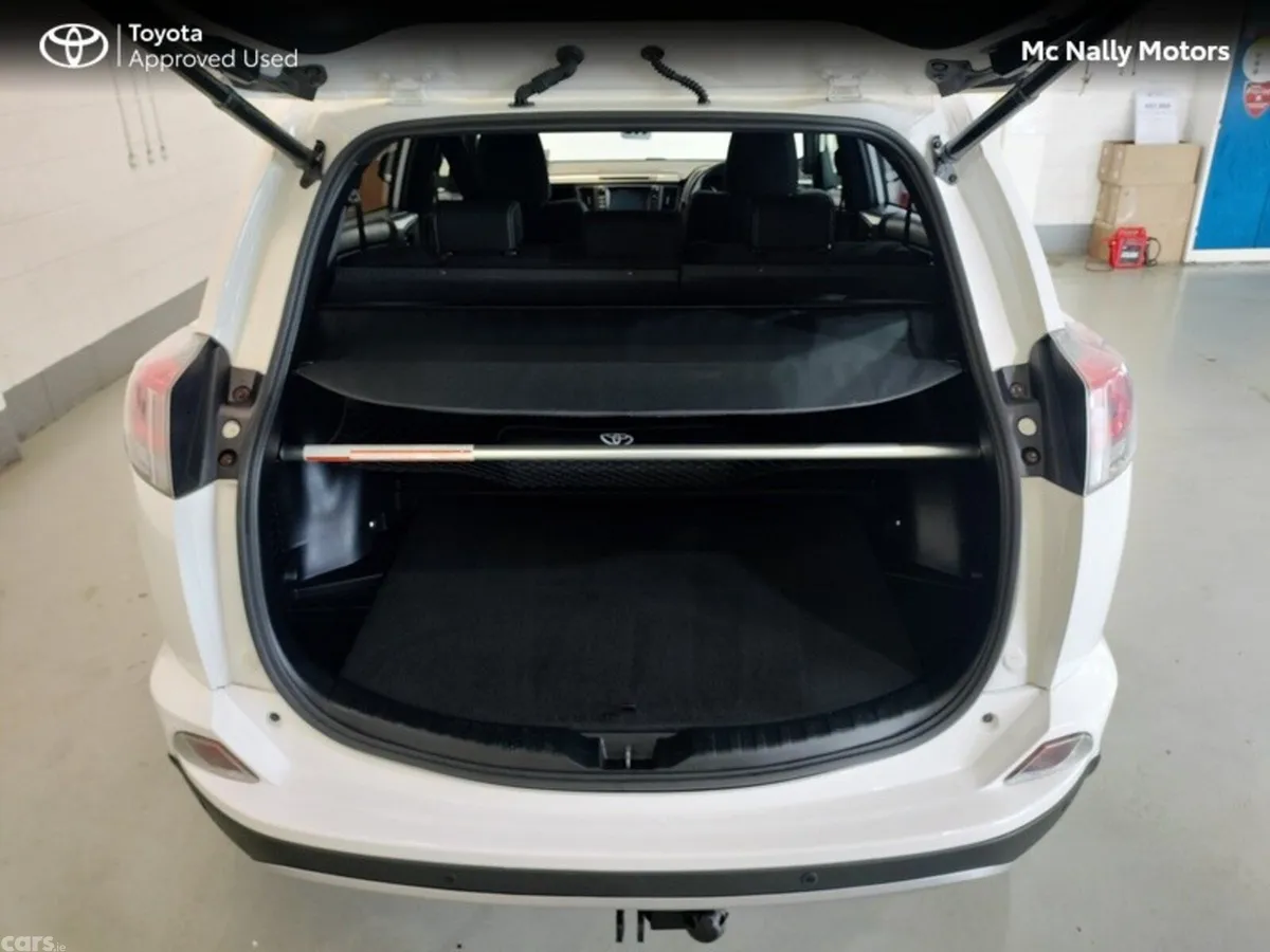 Toyota RAV4 SUV, Petrol Hybrid, 2017, White