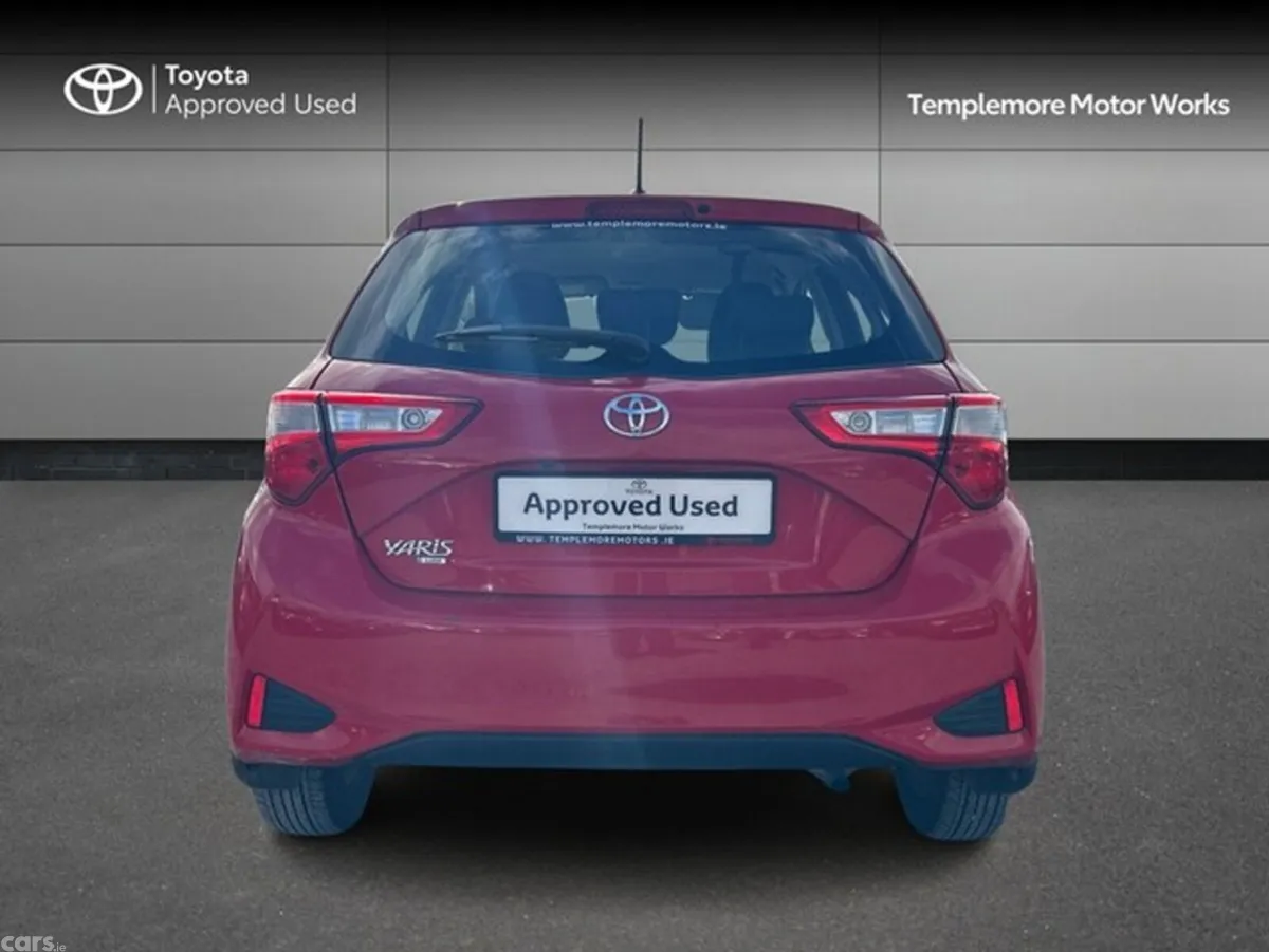 Toyota Yaris Hatchback, Petrol, 2018, Red