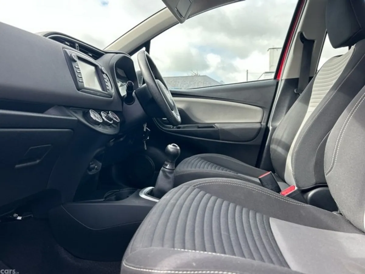 Toyota Yaris Hatchback, Petrol, 2018, Red