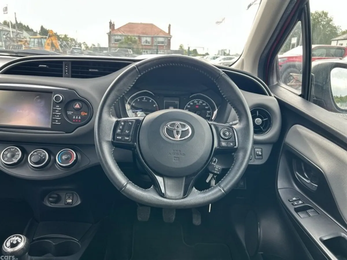 Toyota Yaris Hatchback, Petrol, 2018, Red