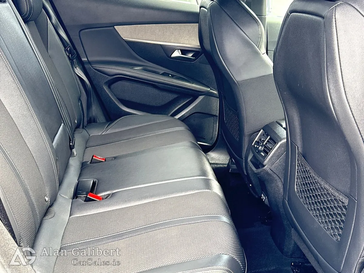 Peugeot 3008 MPV, Diesel, 2024, Black