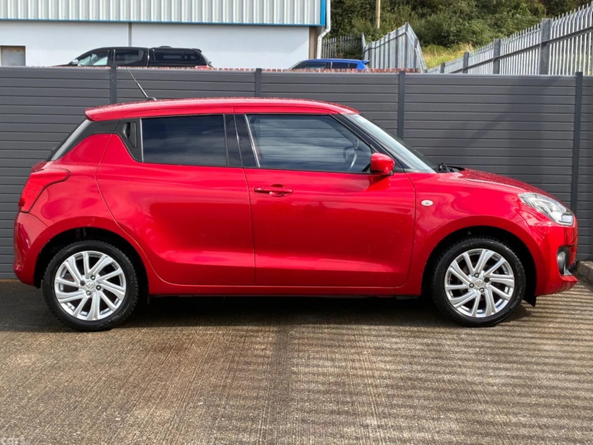 Suzuki Swift Hatchback, Petrol, 2021, Red