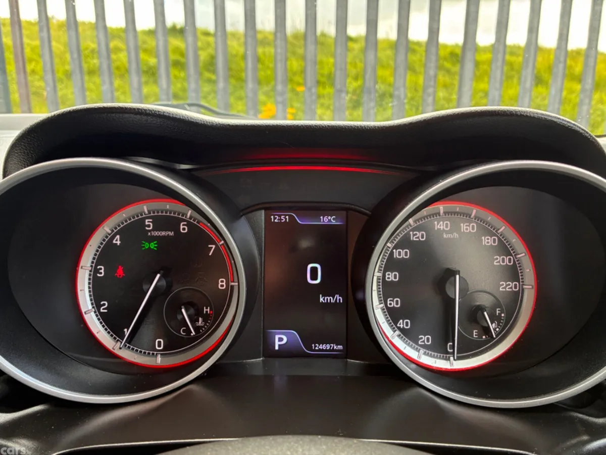 Suzuki Swift Hatchback, Petrol, 2021, Red
