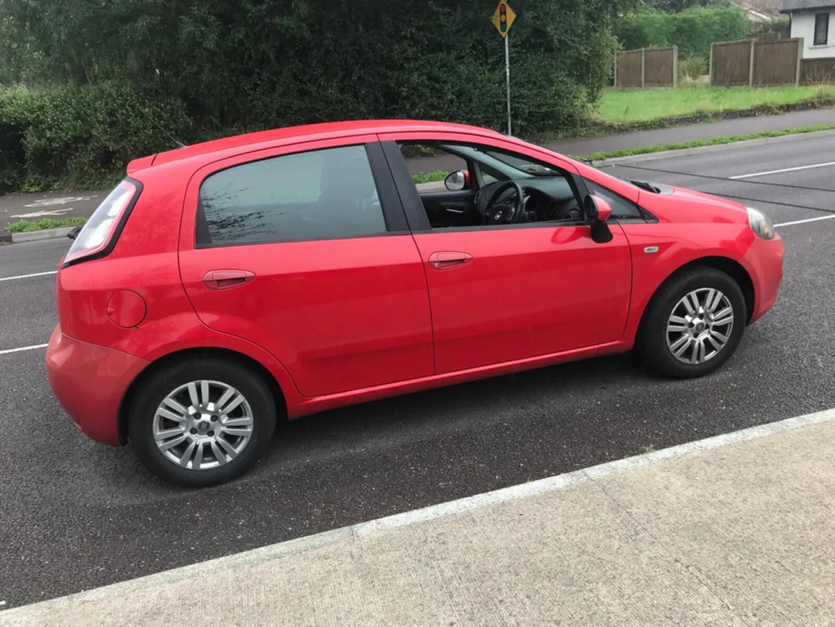 Fiat Punto Hatchback, Petrol, 2014, Red