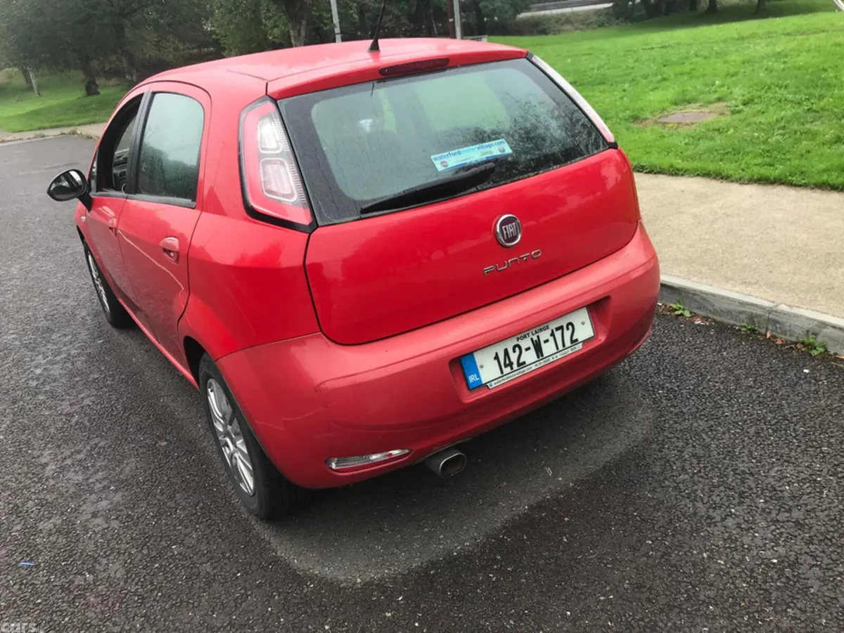 Fiat Punto Hatchback, Petrol, 2014, Red