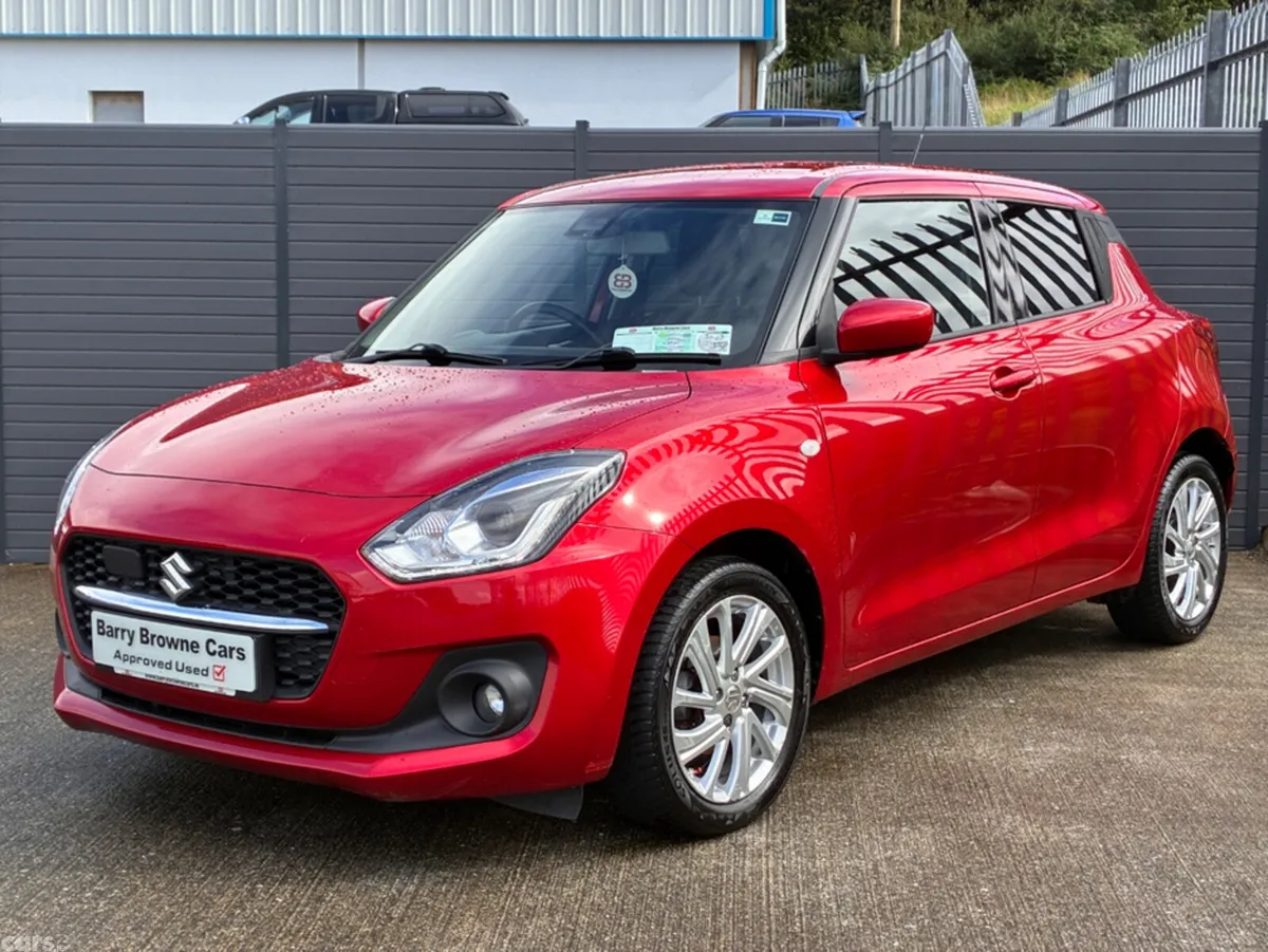 Suzuki Swift Hatchback, Petrol, 2021, Red