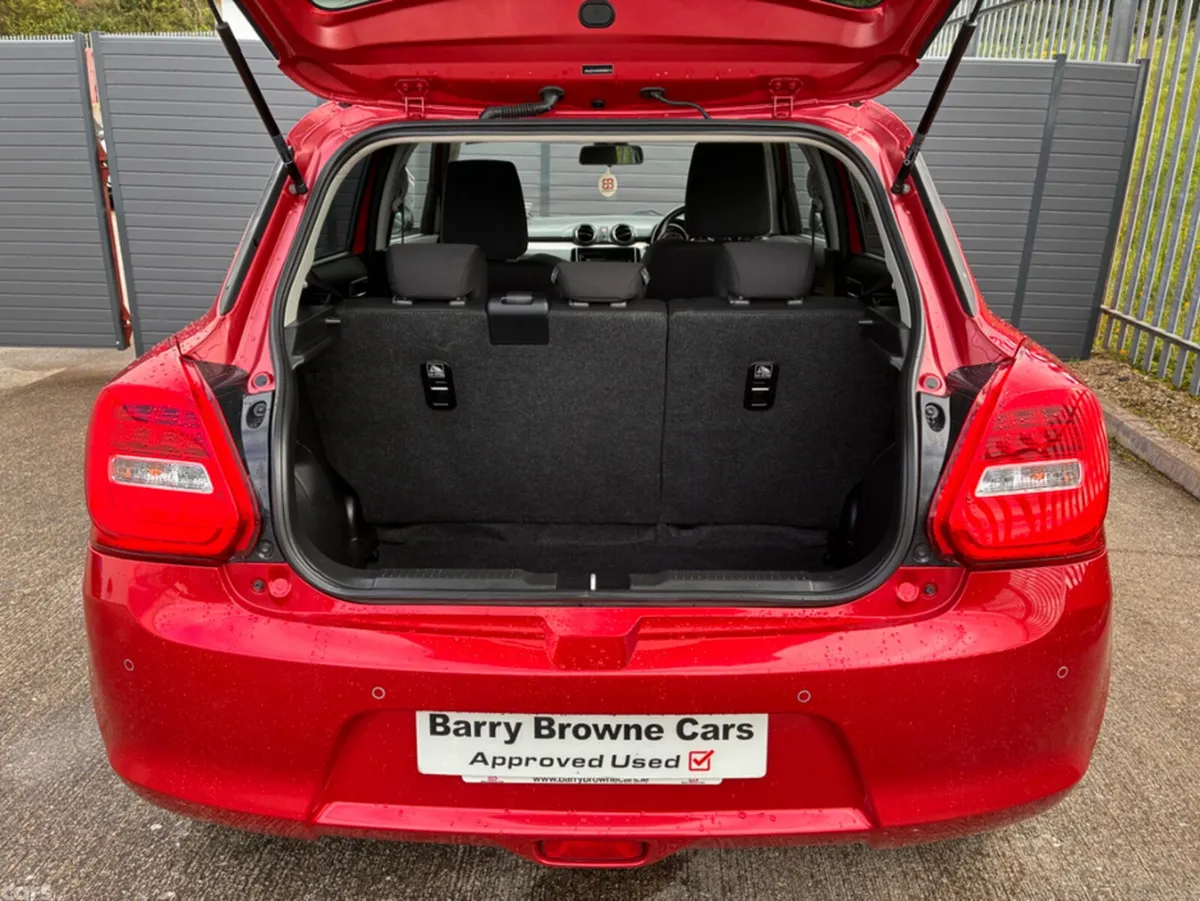 Suzuki Swift Hatchback, Petrol, 2021, Red