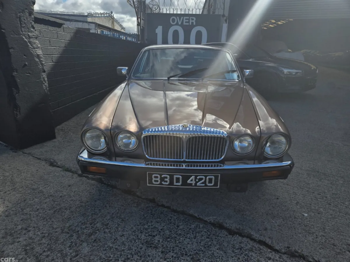 Daimler Other Saloon, Petrol, 1983, Brown