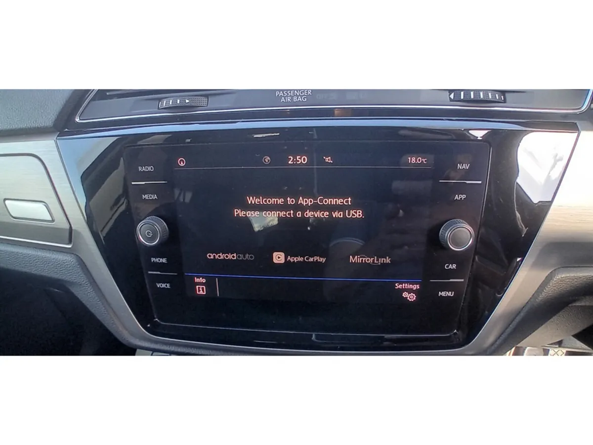 Volkswagen Touran MPV, Diesel, 2019, Grey