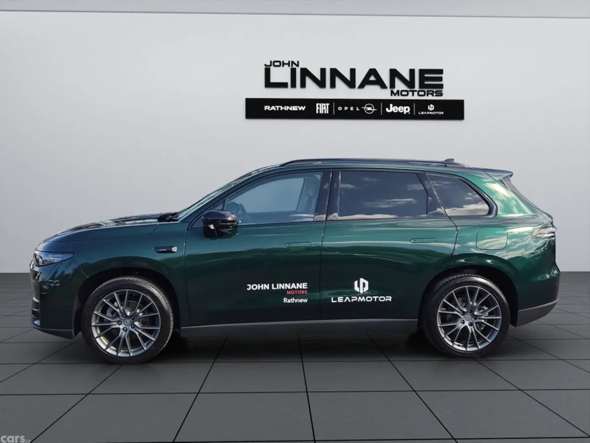 Leapmotor C10 Hatchback, Petrol Plug-in Hybrid, 2026, Green