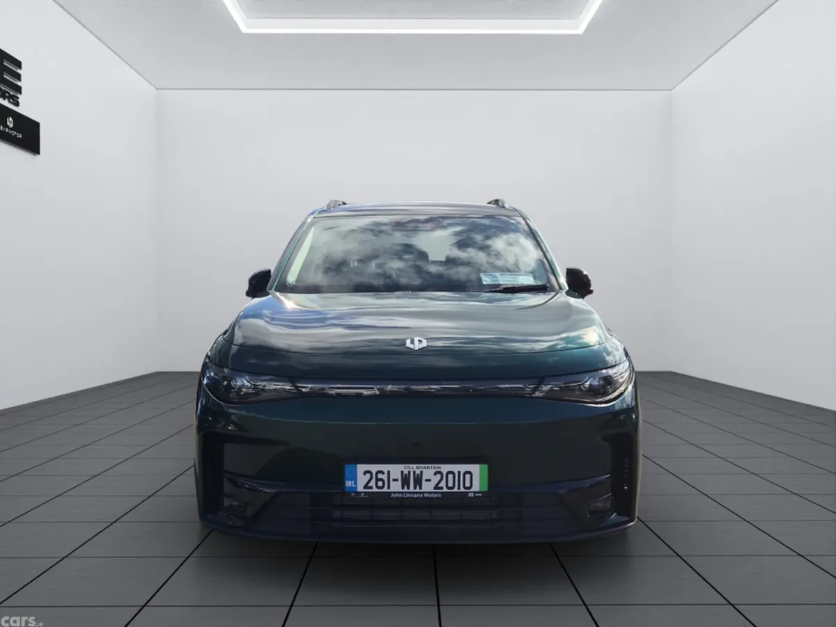 Leapmotor C10 Hatchback, Petrol Plug-in Hybrid, 2026, Green