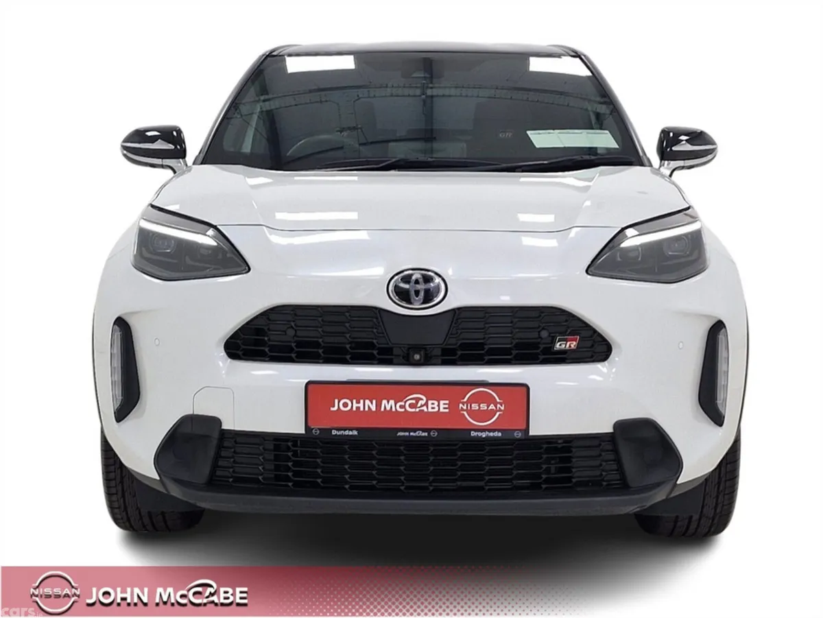 Toyota Yaris Cross Hatchback, Petrol Hybrid, 2023, White