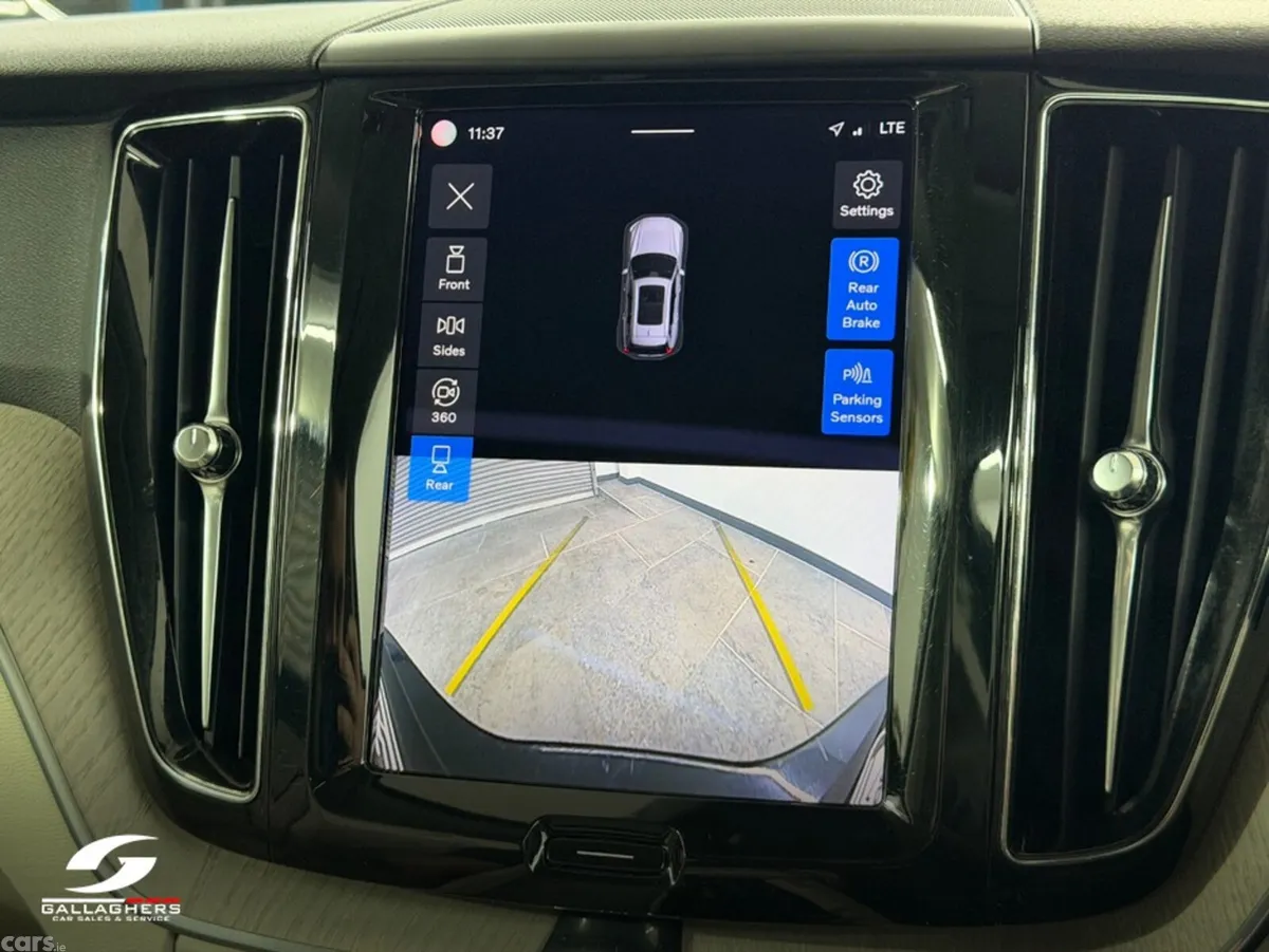 Volvo XC60 SUV, Petrol Plug-in Hybrid, 2023, Black