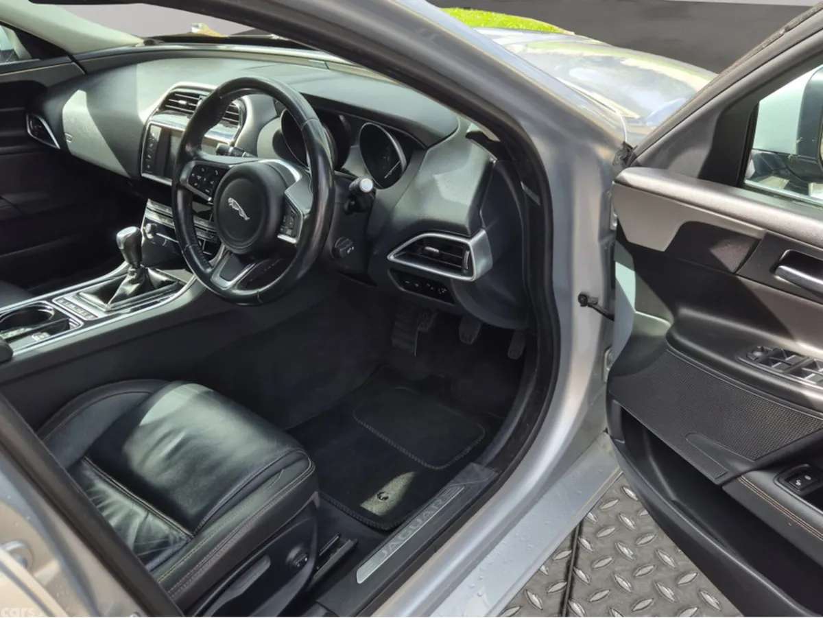 Jaguar XE Saloon, Diesel, 2017, Silver