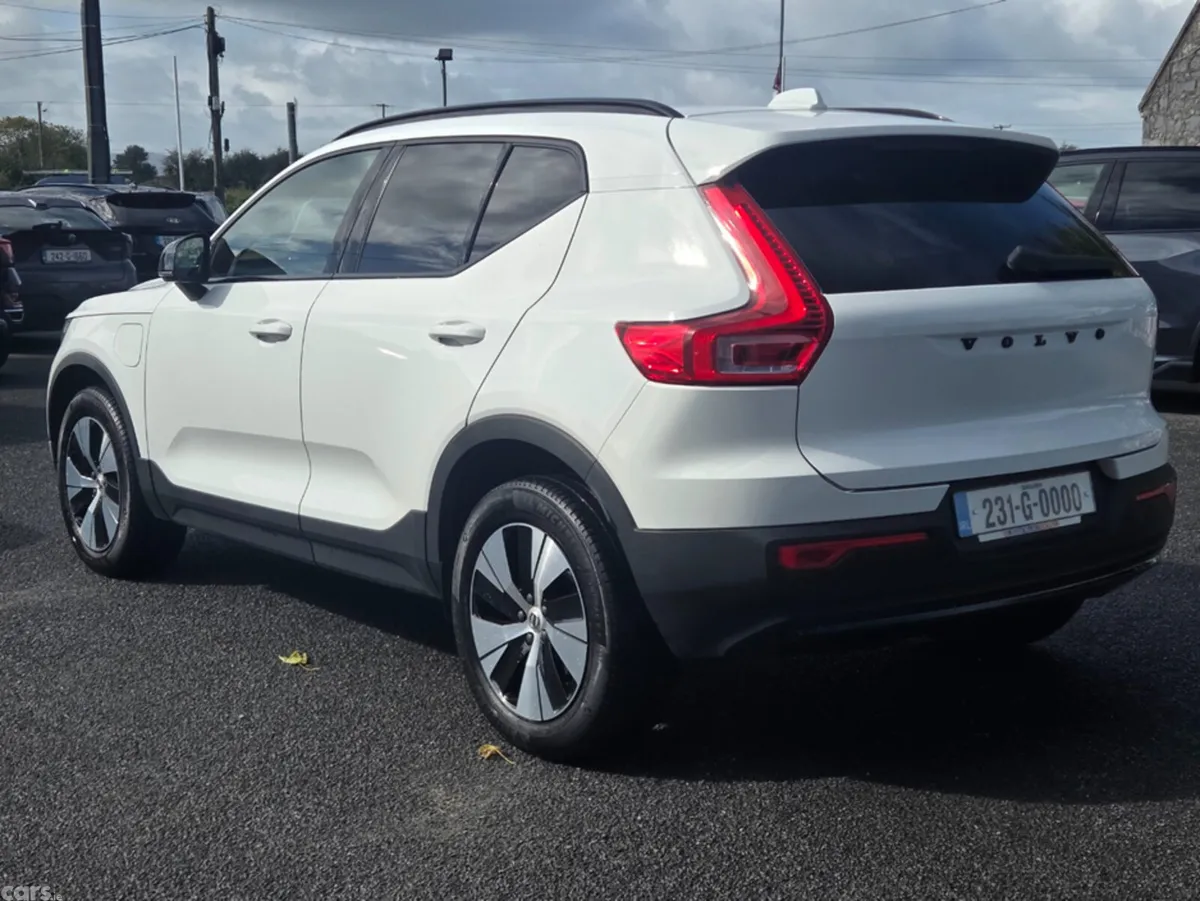 Volvo XC40 Estate, Petrol Plug-in Hybrid, 2023, White