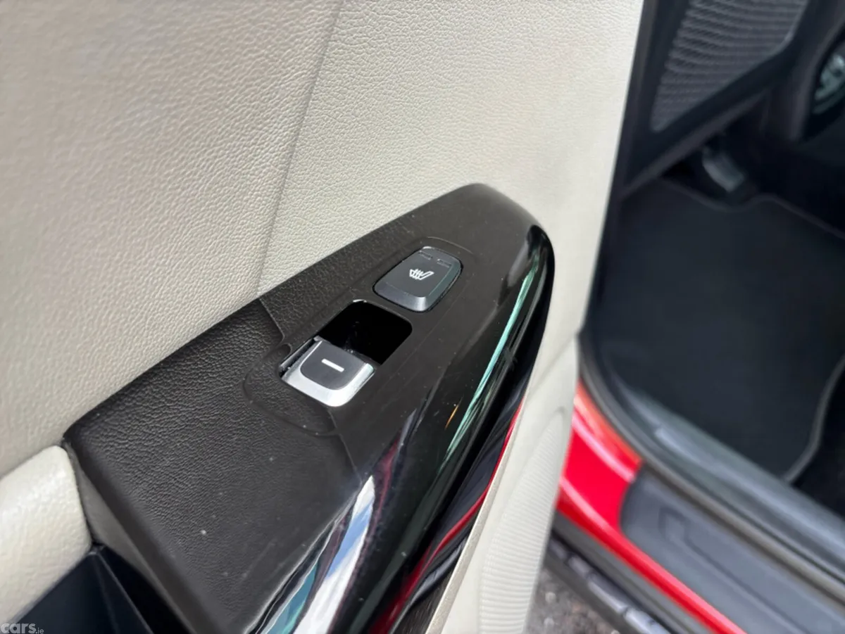 Kia Sportage MPV, Diesel Hybrid, 2021, Red