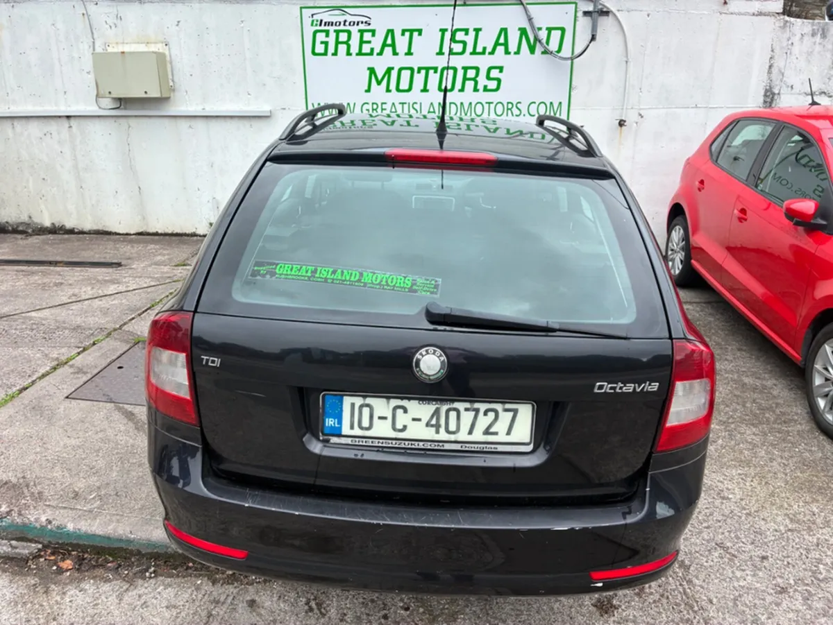 Skoda Octavia Estate, Diesel, 2010, Black