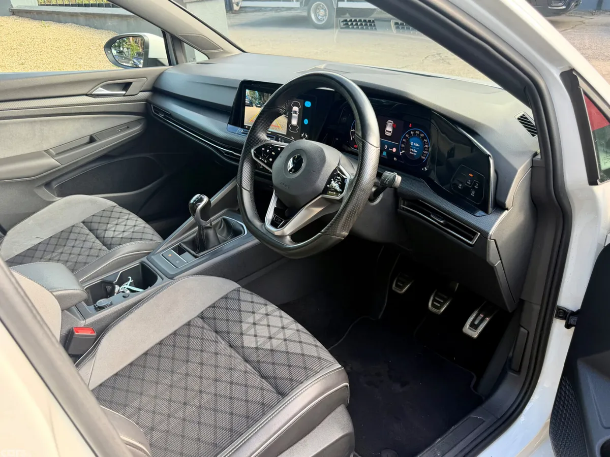 Volkswagen Golf Estate, Petrol, 2021, White