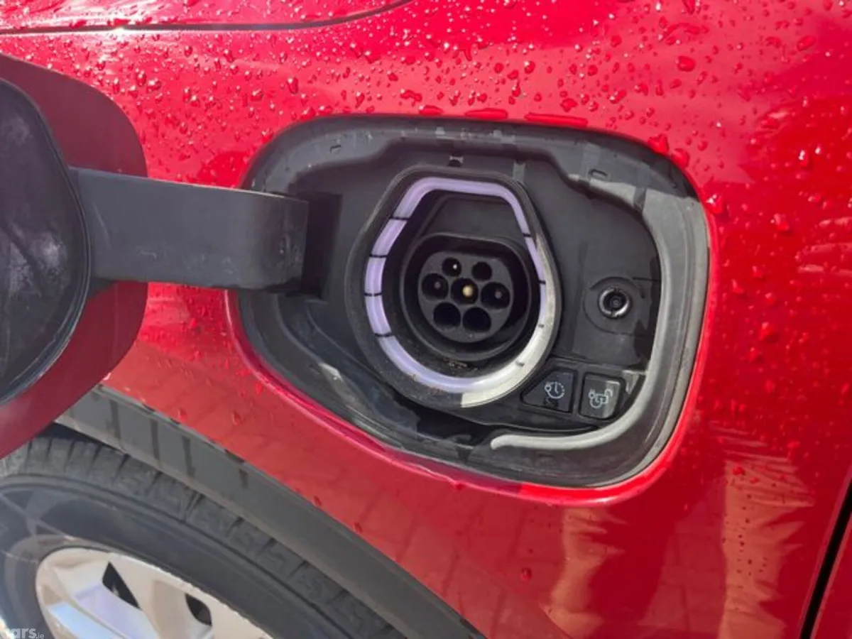 Ford Kuga MPV, Petrol Plug-in Hybrid, 2023, Red