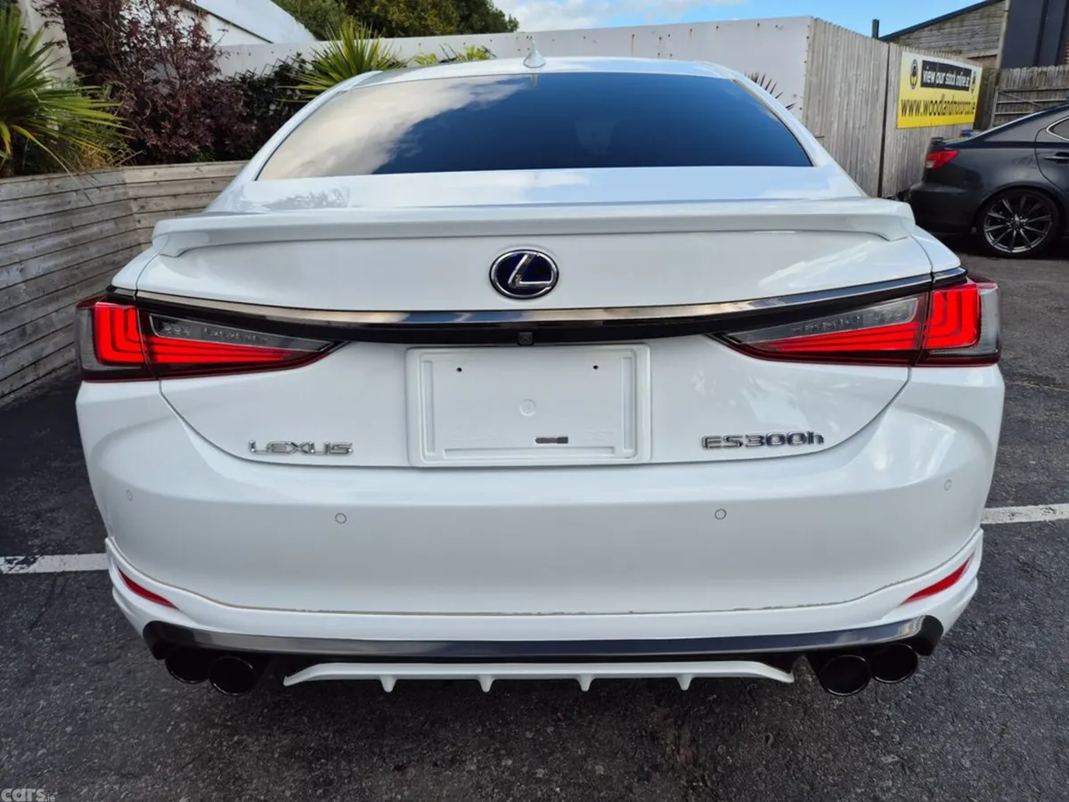 Lexus ES Saloon, Petrol Hybrid, 2021, White