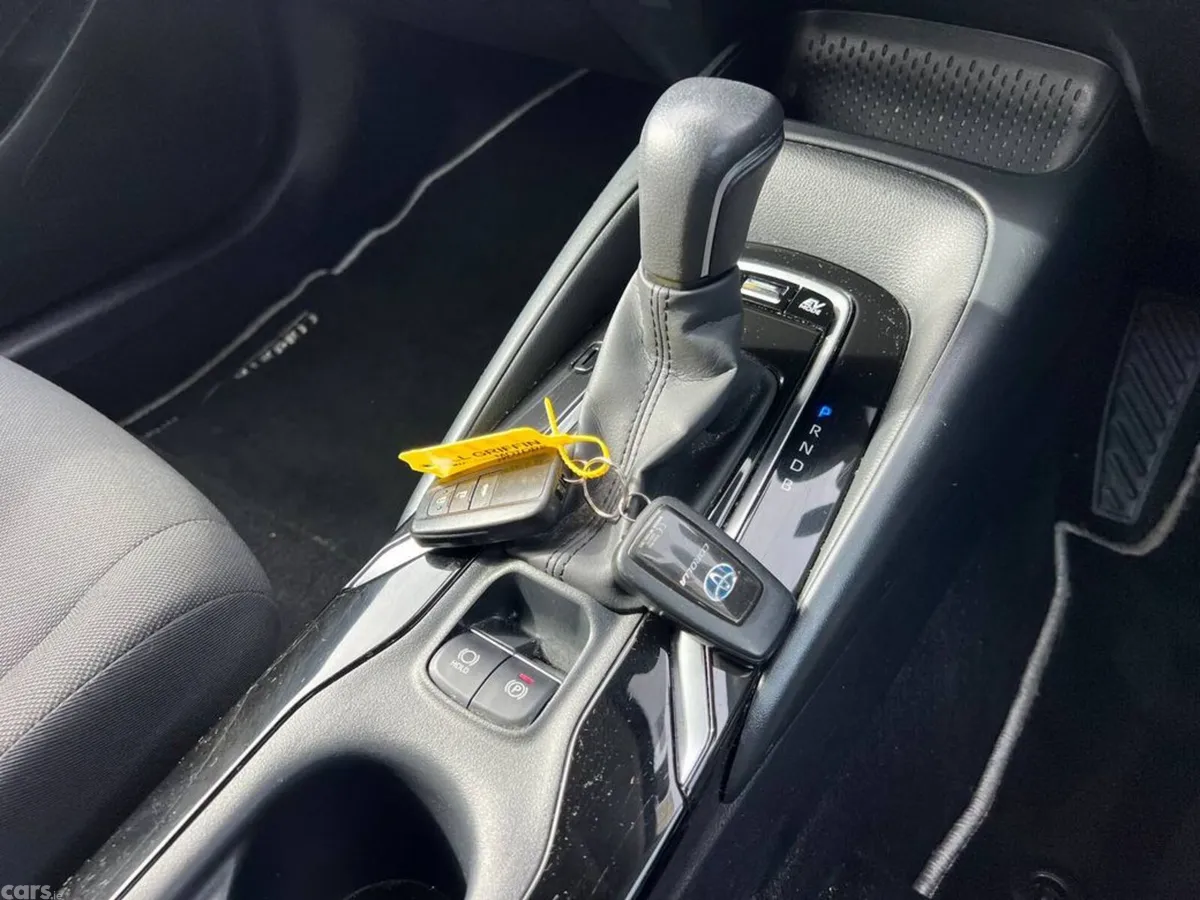 Toyota Corolla Saloon, Petrol Hybrid, 2022, Grey
