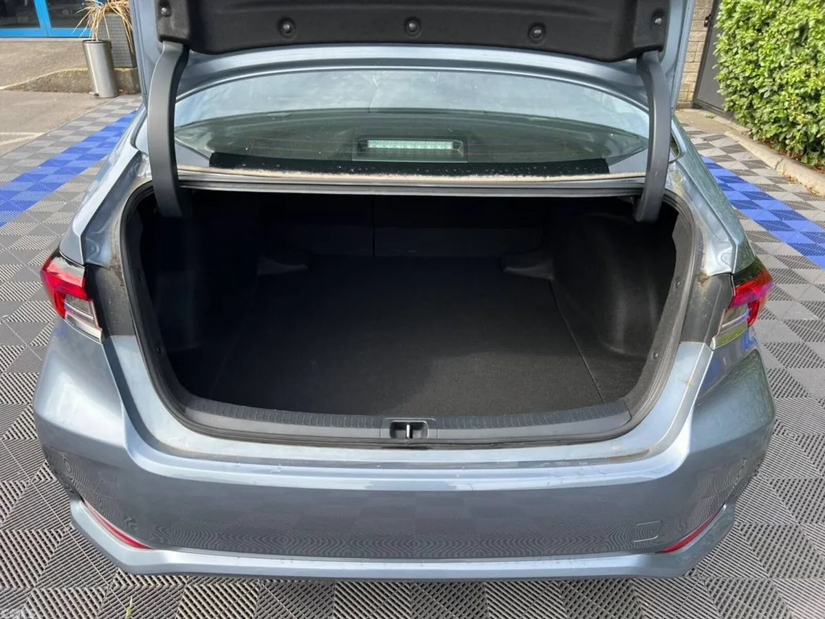 Toyota Corolla Saloon, Petrol Hybrid, 2022, Grey