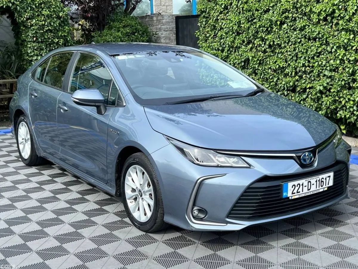 Toyota Corolla Saloon, Petrol Hybrid, 2022, Grey