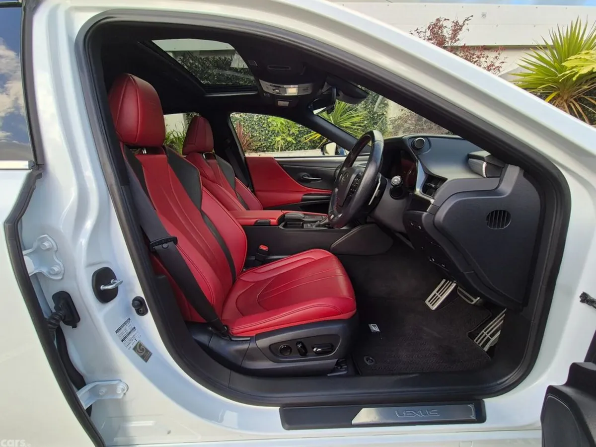 Lexus ES Saloon, Petrol Hybrid, 2021, White