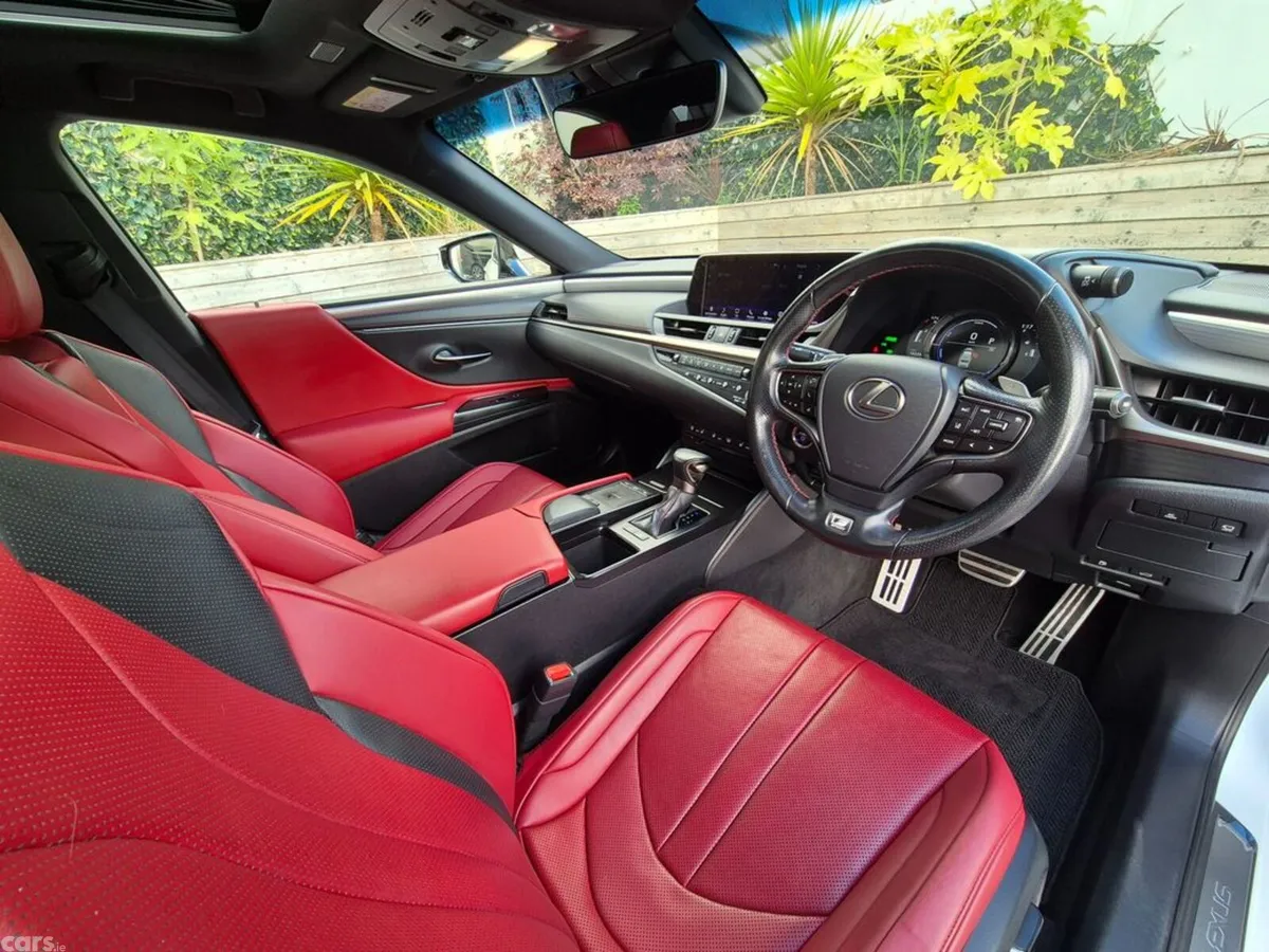 Lexus ES Saloon, Petrol Hybrid, 2021, White
