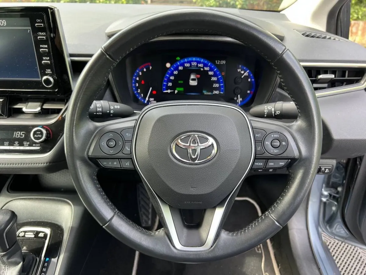 Toyota Corolla Saloon, Petrol Hybrid, 2022, Grey