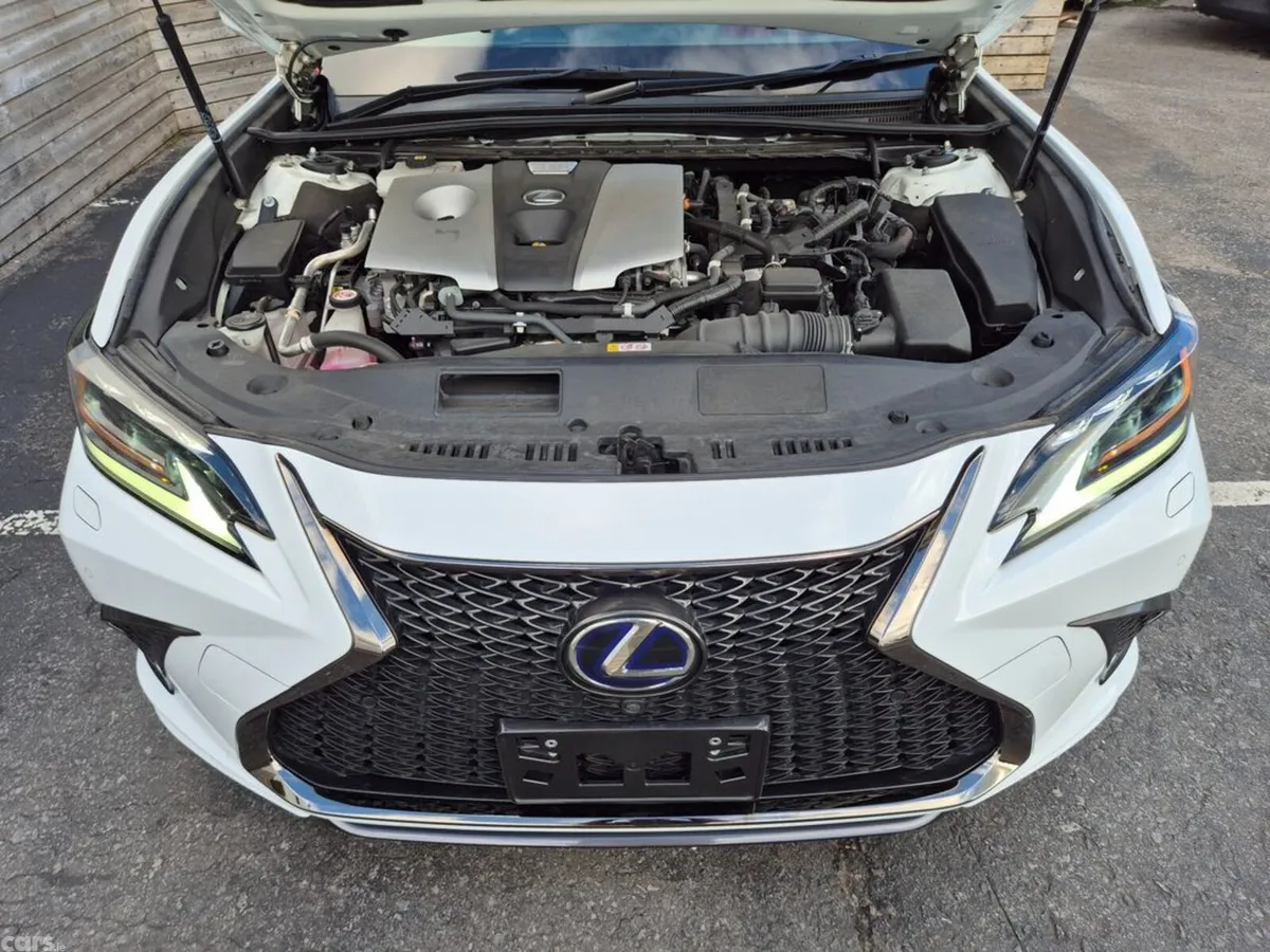 Lexus ES Saloon, Petrol Hybrid, 2021, White