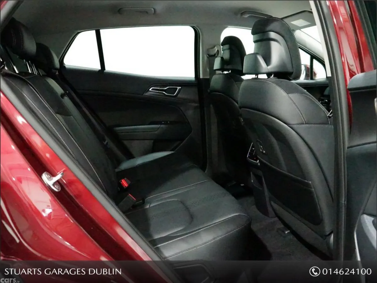 Kia Sportage MPV, Petrol Plug-in Hybrid, 2026, Red