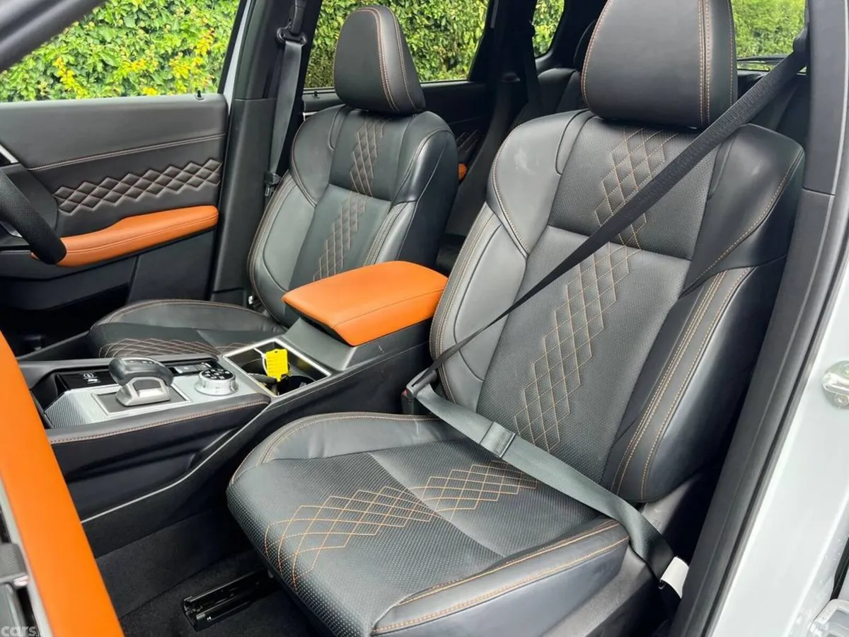 Mitsubishi Outlander SUV, Petrol Hybrid, 2023, White