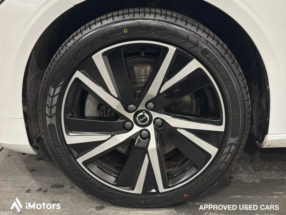 Volvo S90 Saloon, Petrol Plug-in Hybrid, 2022, White