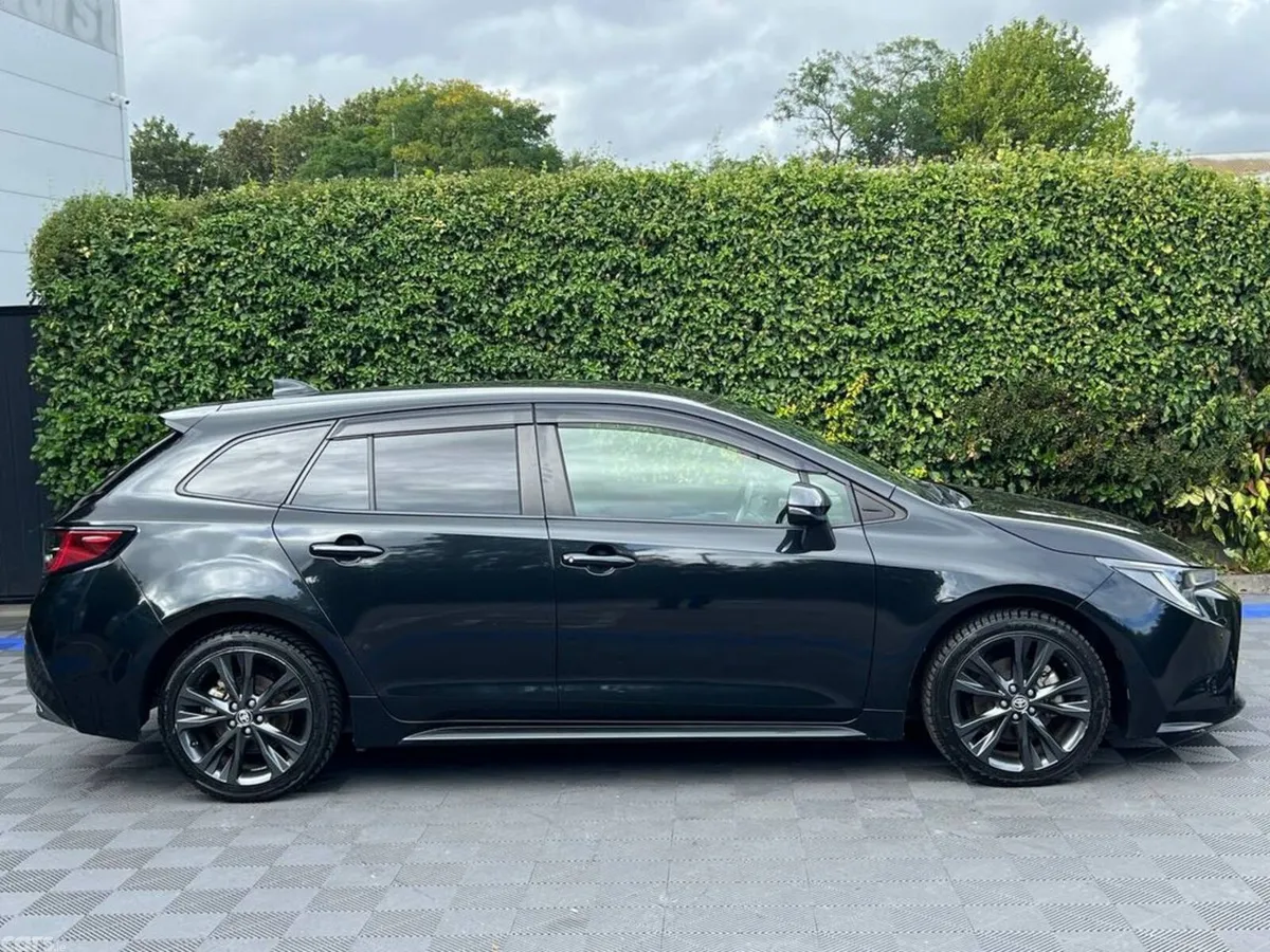 Toyota Corolla Estate, Petrol Hybrid, 2021, Black