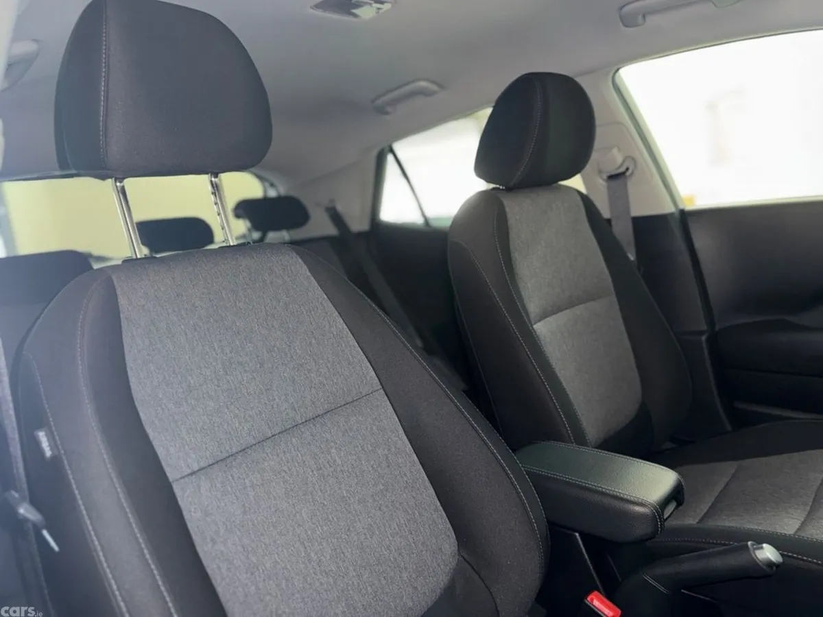 Kia Stonic Estate, Petrol Hybrid, 2026, Grey