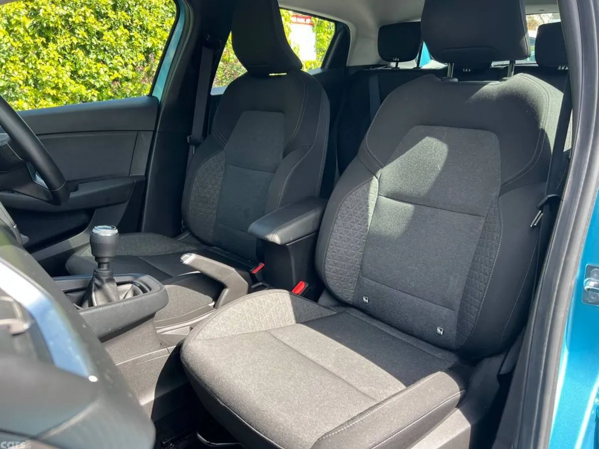 Renault Clio Hatchback, Petrol, 2022, Blue