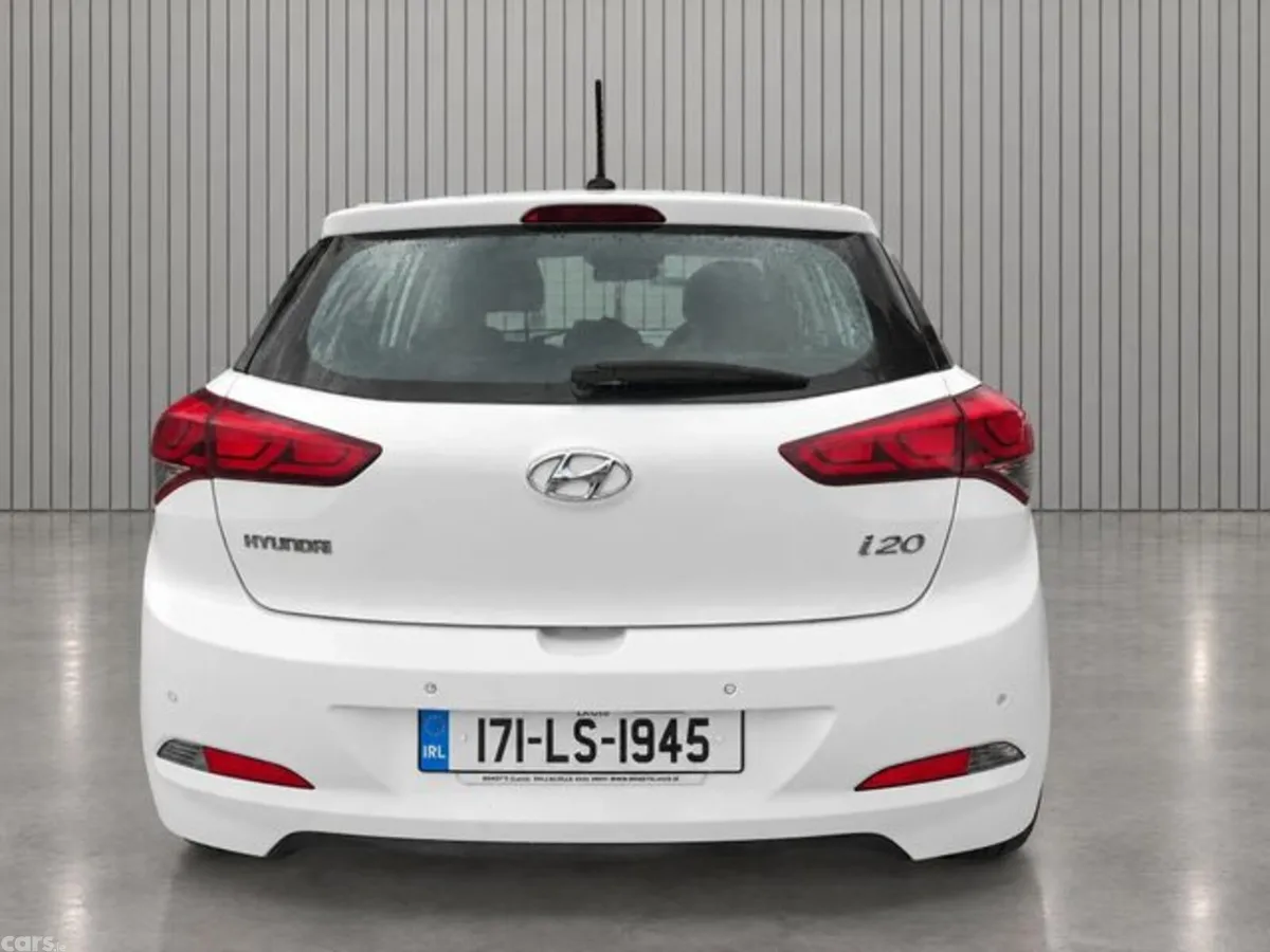 Hyundai i20 Hatchback, Diesel, 2017, White
