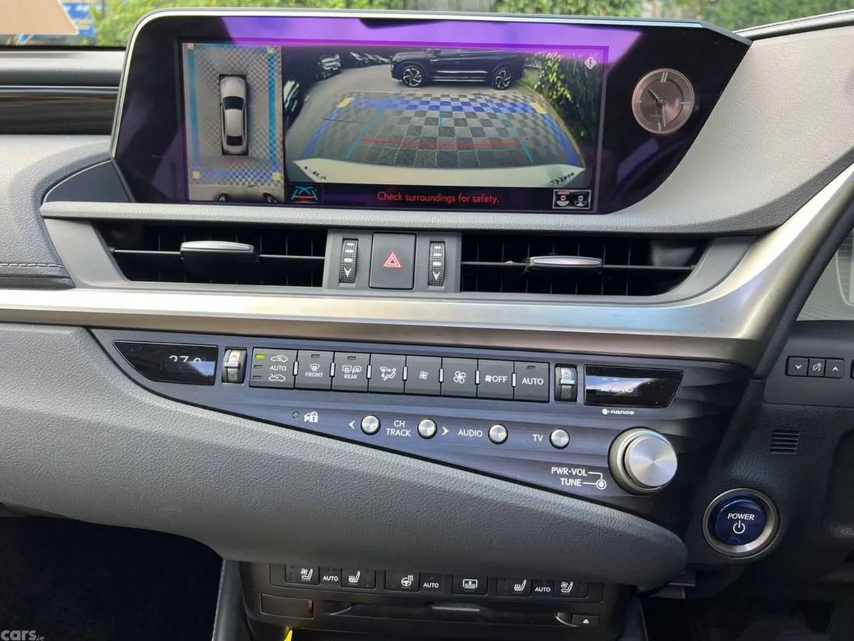 Lexus ES Saloon, Petrol Hybrid, 2021, Gold