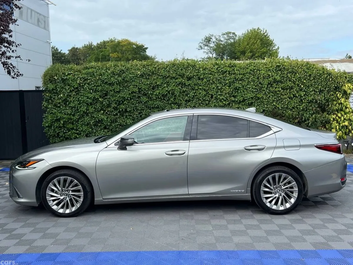 Lexus ES Saloon, Diesel Hybrid, 2021, Gold