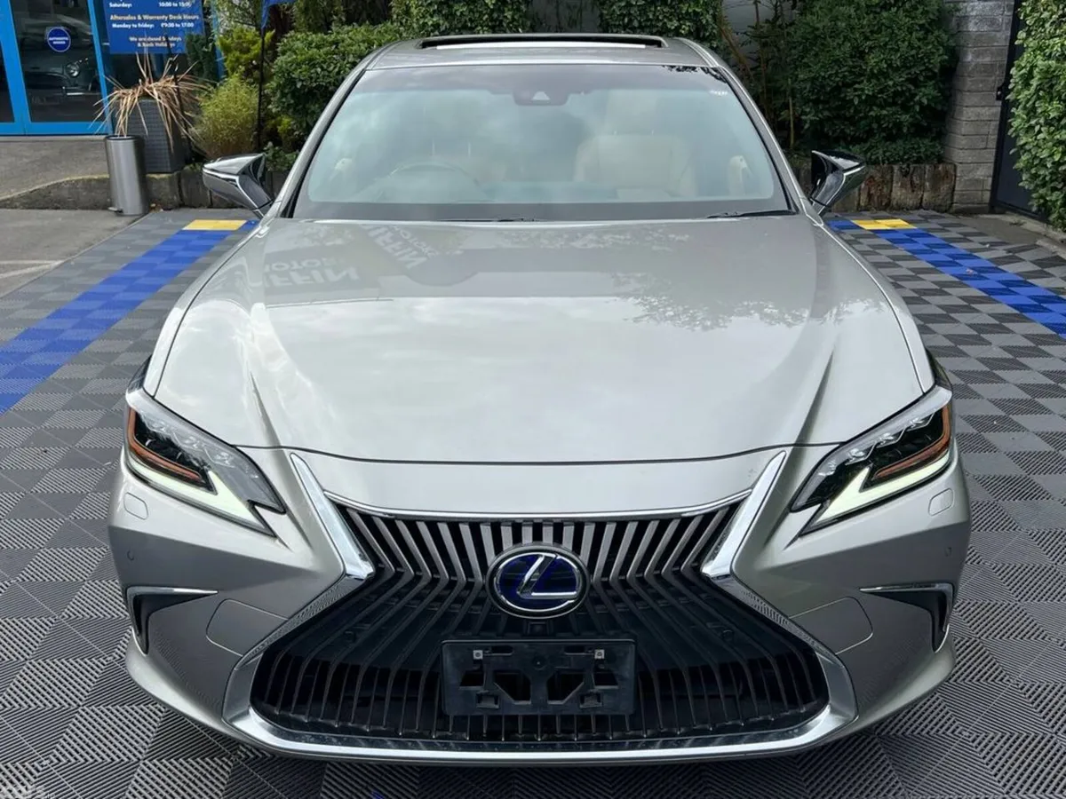 Lexus ES Saloon, Diesel Hybrid, 2021, Gold