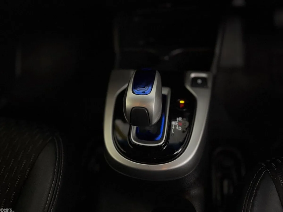 Honda Fit Hatchback, Petrol Hybrid, 2013, White