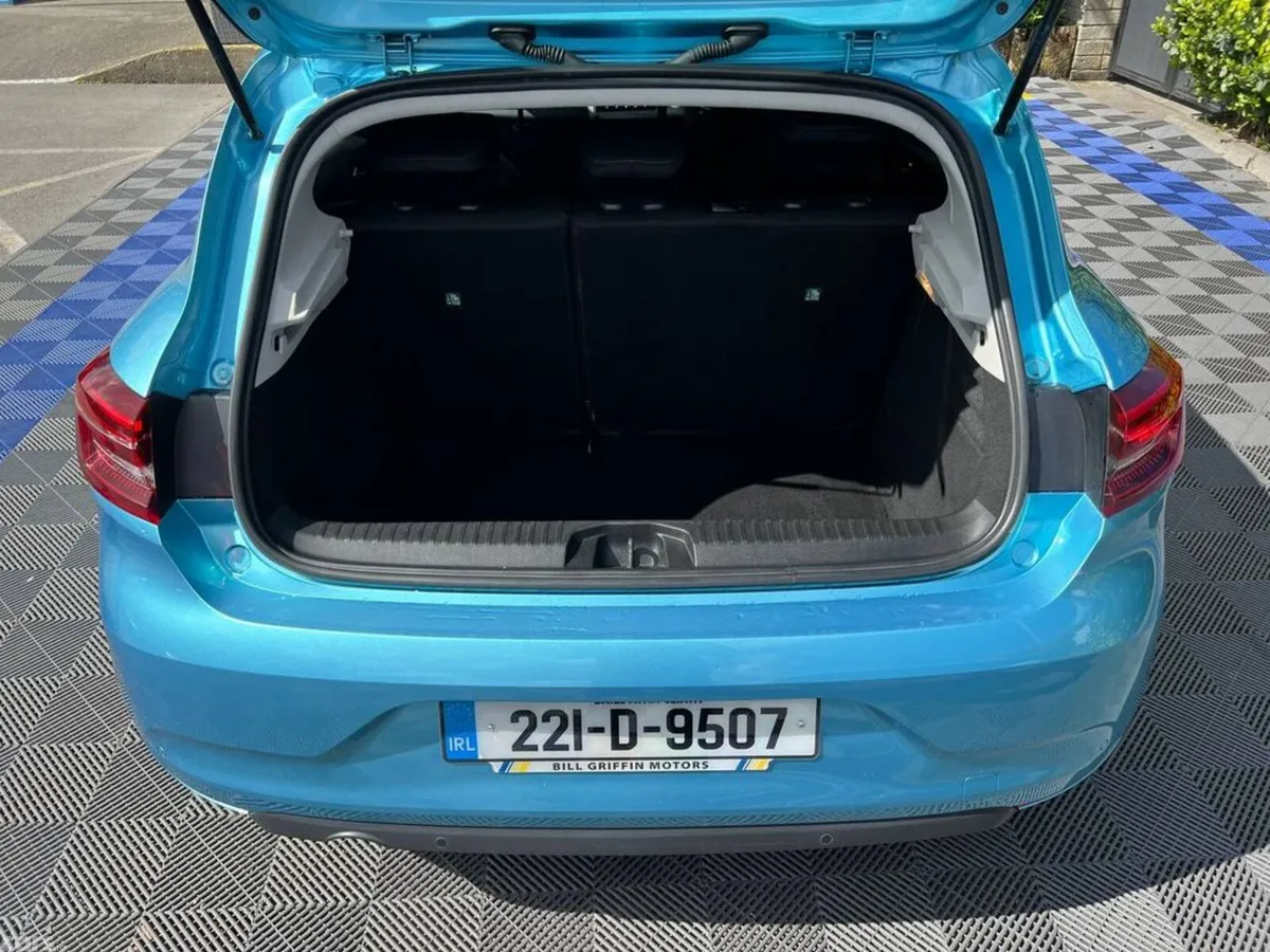 Renault Clio Hatchback, Petrol, 2022, Blue