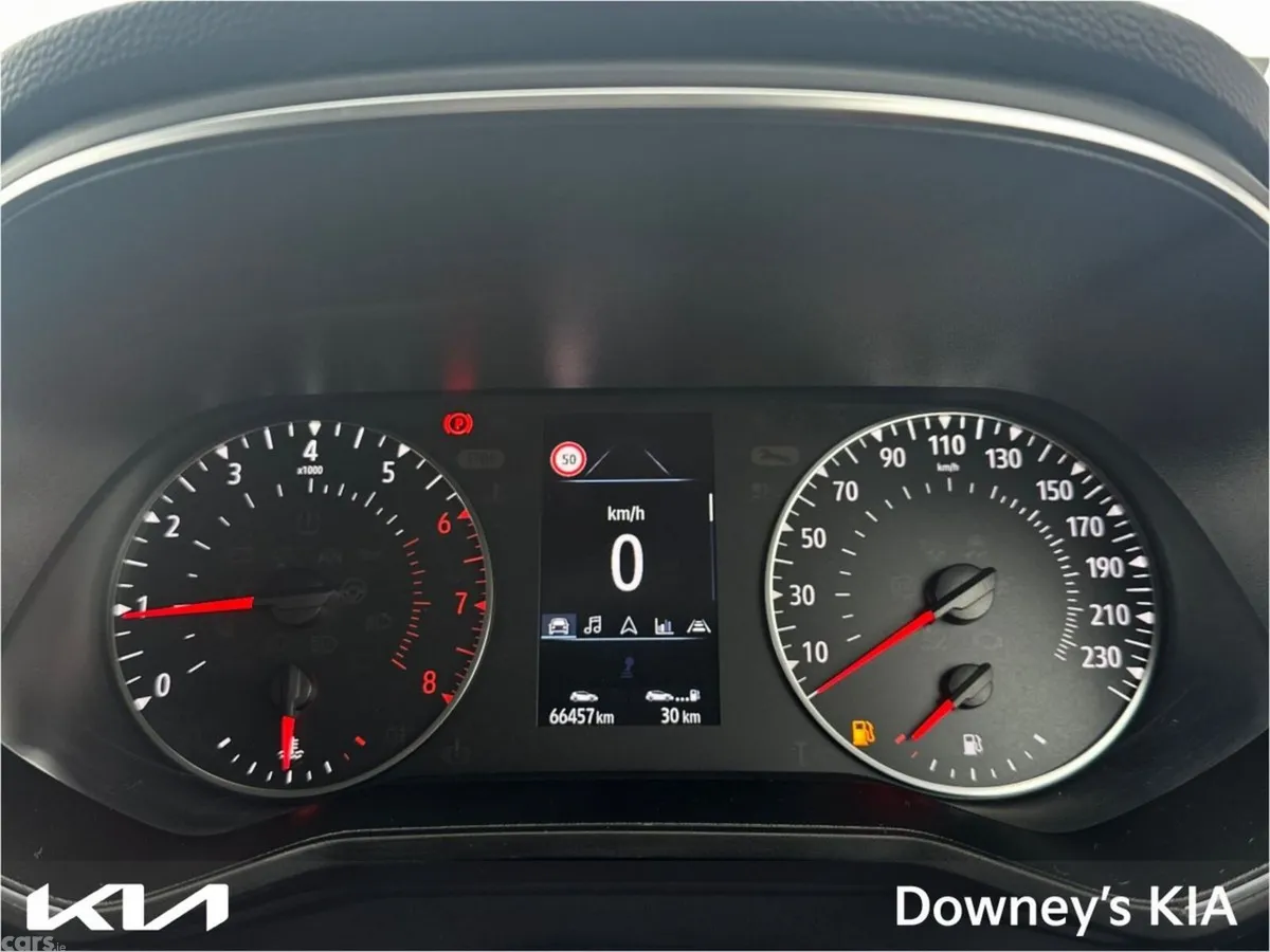 Renault Clio Hatchback, Petrol, 2021, Red