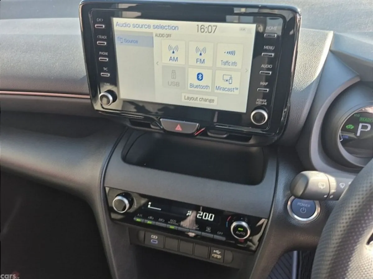 Toyota Yaris Cross SUV, Petrol Hybrid, 2023, White